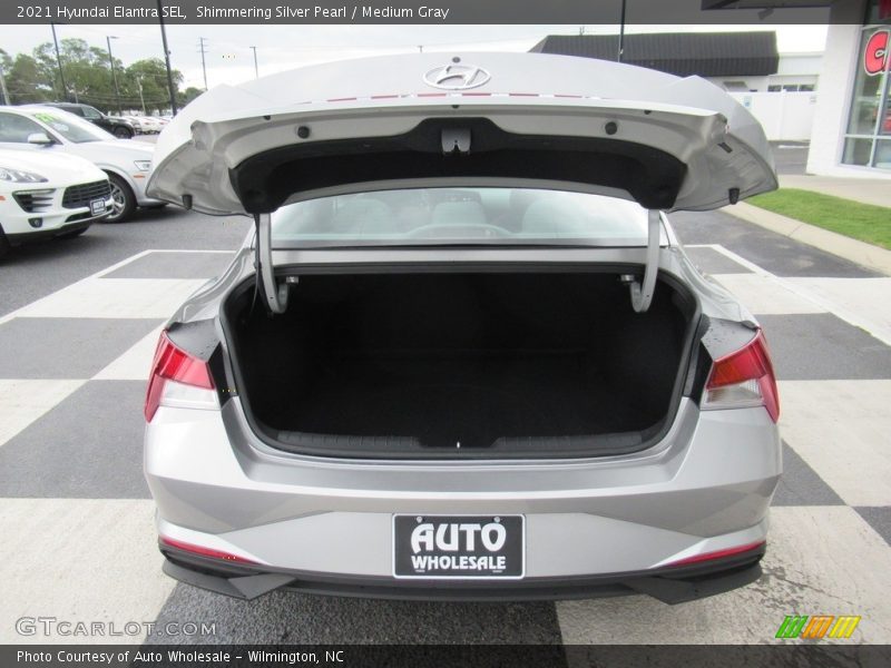 Shimmering Silver Pearl / Medium Gray 2021 Hyundai Elantra SEL