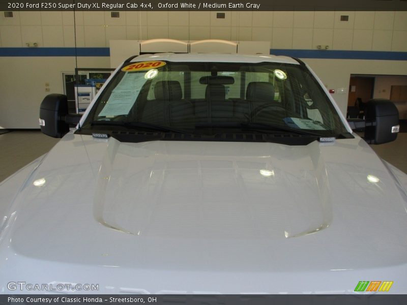 Oxford White / Medium Earth Gray 2020 Ford F250 Super Duty XL Regular Cab 4x4