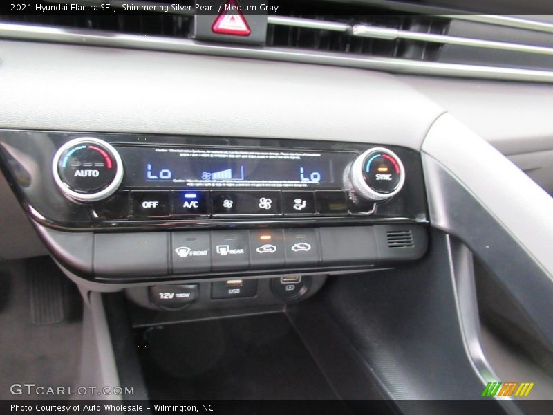 Shimmering Silver Pearl / Medium Gray 2021 Hyundai Elantra SEL