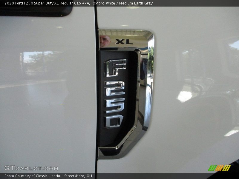 Oxford White / Medium Earth Gray 2020 Ford F250 Super Duty XL Regular Cab 4x4
