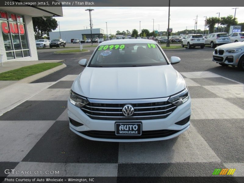 Pure White / Titan Black 2019 Volkswagen Jetta S