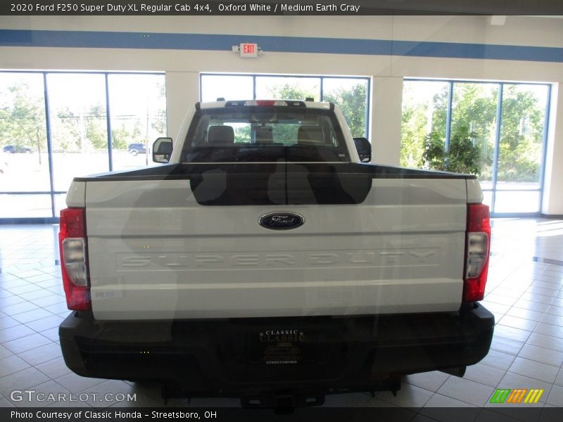 Oxford White / Medium Earth Gray 2020 Ford F250 Super Duty XL Regular Cab 4x4
