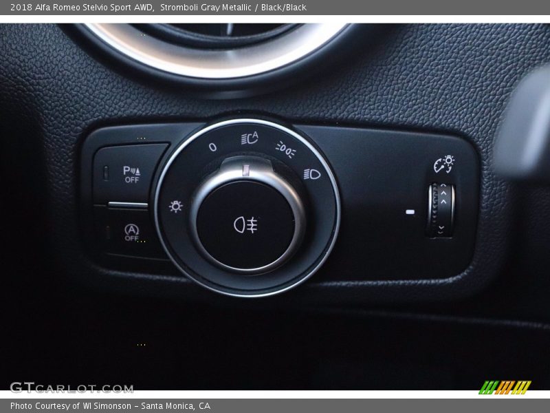 Stromboli Gray Metallic / Black/Black 2018 Alfa Romeo Stelvio Sport AWD