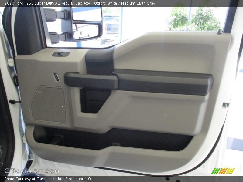 Oxford White / Medium Earth Gray 2020 Ford F250 Super Duty XL Regular Cab 4x4