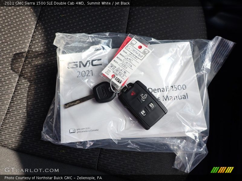 Summit White / Jet Black 2021 GMC Sierra 1500 SLE Double Cab 4WD