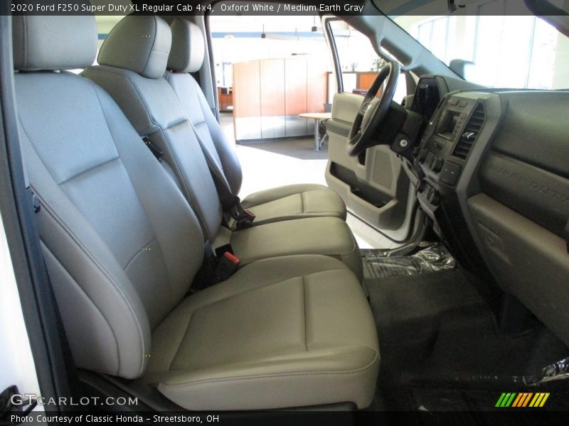 Oxford White / Medium Earth Gray 2020 Ford F250 Super Duty XL Regular Cab 4x4