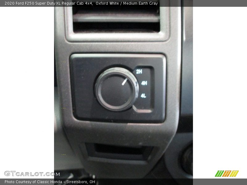 Oxford White / Medium Earth Gray 2020 Ford F250 Super Duty XL Regular Cab 4x4