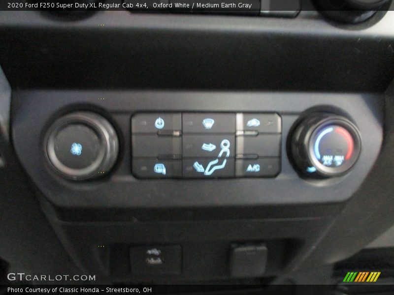 Oxford White / Medium Earth Gray 2020 Ford F250 Super Duty XL Regular Cab 4x4