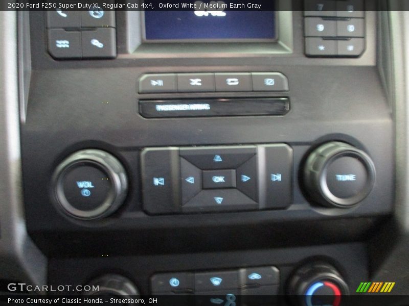 Oxford White / Medium Earth Gray 2020 Ford F250 Super Duty XL Regular Cab 4x4