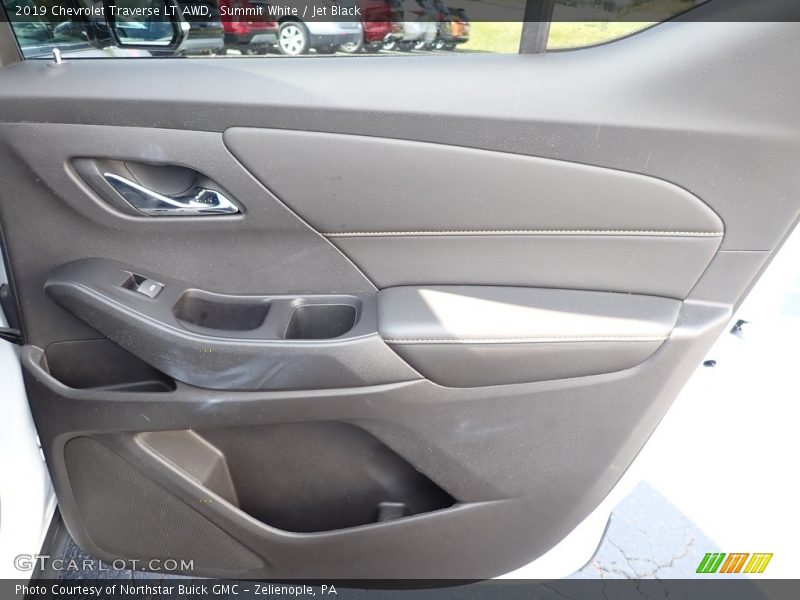 Summit White / Jet Black 2019 Chevrolet Traverse LT AWD