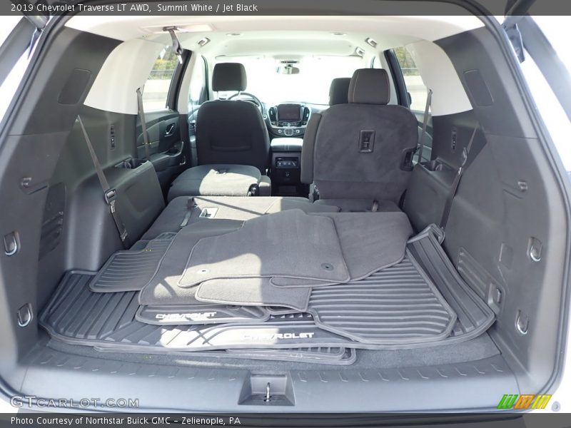 Summit White / Jet Black 2019 Chevrolet Traverse LT AWD