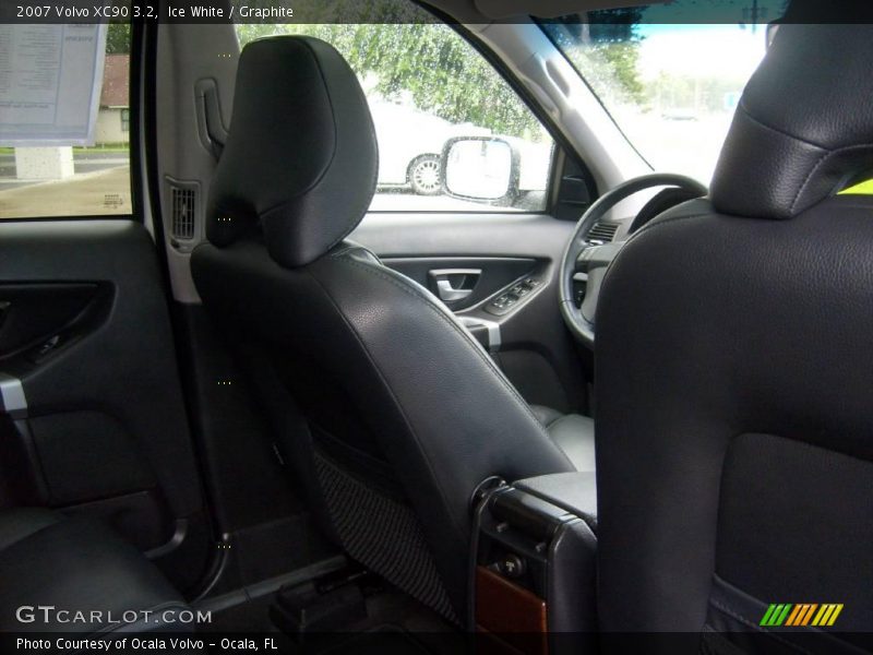 Ice White / Graphite 2007 Volvo XC90 3.2
