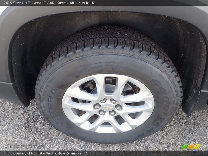 Summit White / Jet Black 2019 Chevrolet Traverse LT AWD