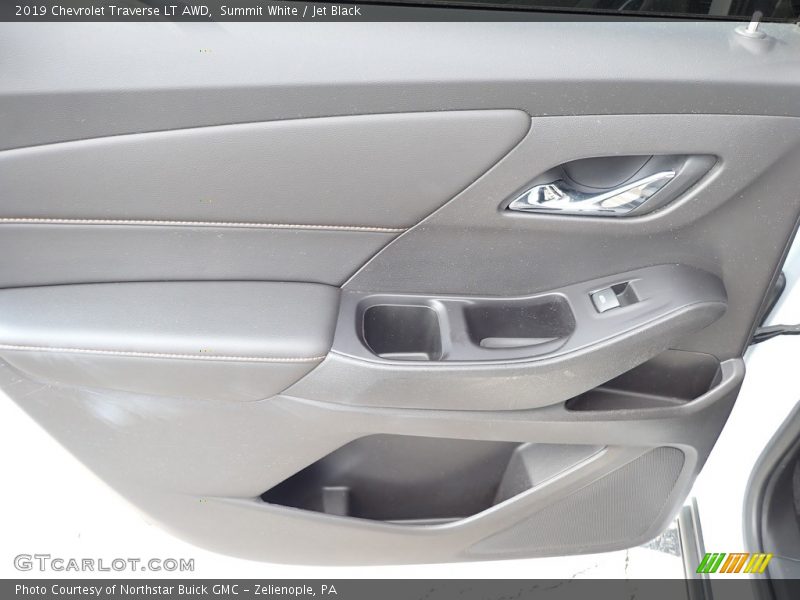 Summit White / Jet Black 2019 Chevrolet Traverse LT AWD