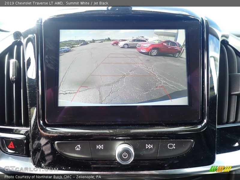 Summit White / Jet Black 2019 Chevrolet Traverse LT AWD