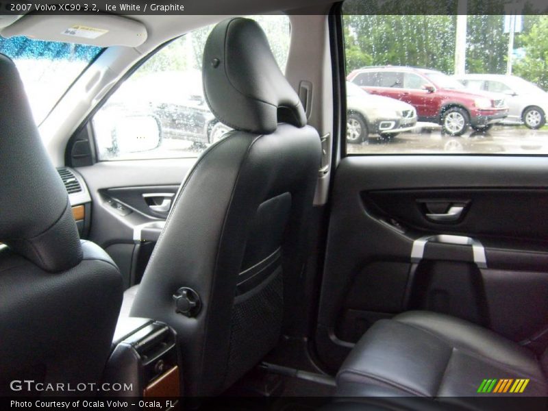 Ice White / Graphite 2007 Volvo XC90 3.2