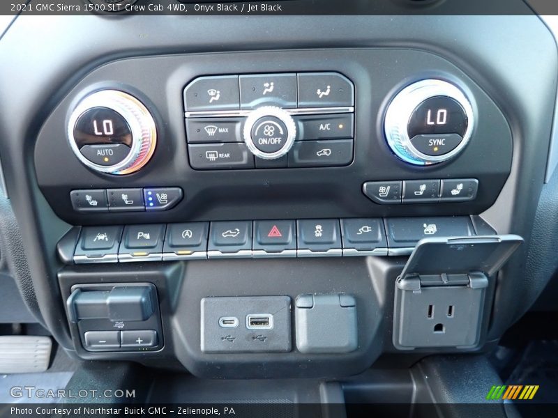 Onyx Black / Jet Black 2021 GMC Sierra 1500 SLT Crew Cab 4WD