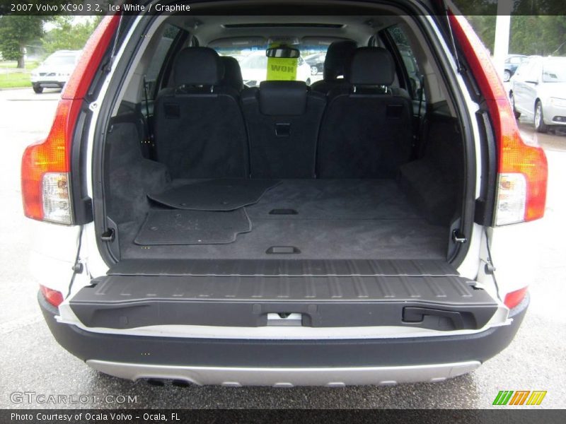 Ice White / Graphite 2007 Volvo XC90 3.2