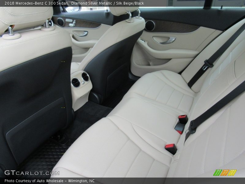 Diamond Silver Metallic / Silk Beige/Black 2018 Mercedes-Benz C 300 Sedan