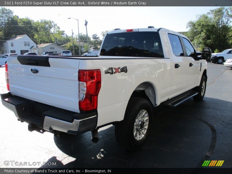 Oxford White / Medium Earth Gray 2021 Ford F250 Super Duty XLT Crew Cab 4x4