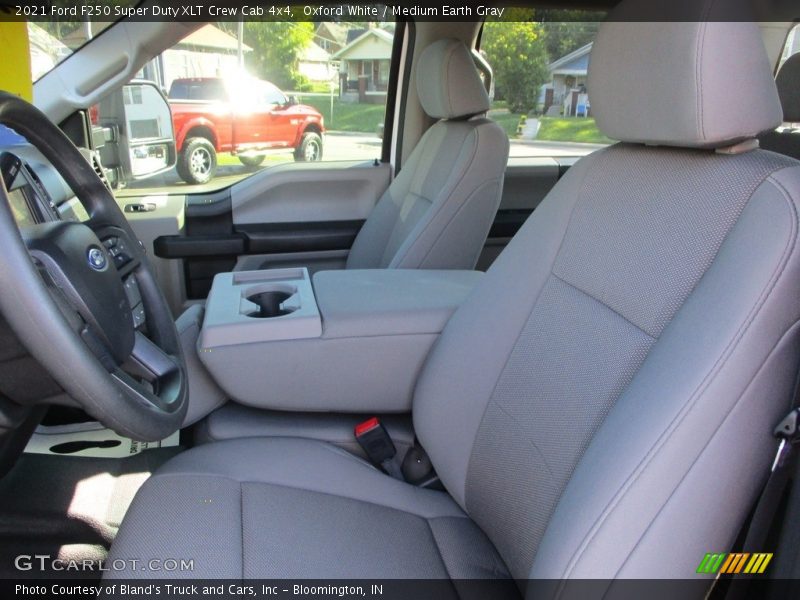 Oxford White / Medium Earth Gray 2021 Ford F250 Super Duty XLT Crew Cab 4x4