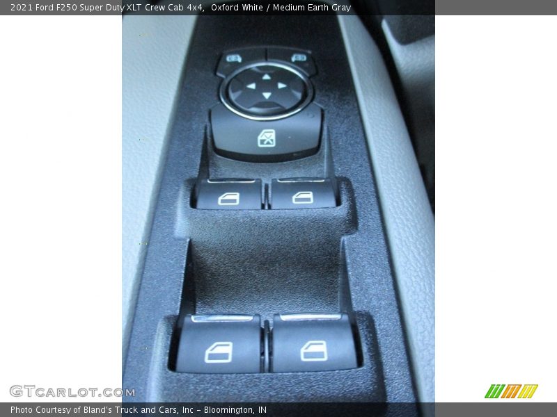 Oxford White / Medium Earth Gray 2021 Ford F250 Super Duty XLT Crew Cab 4x4