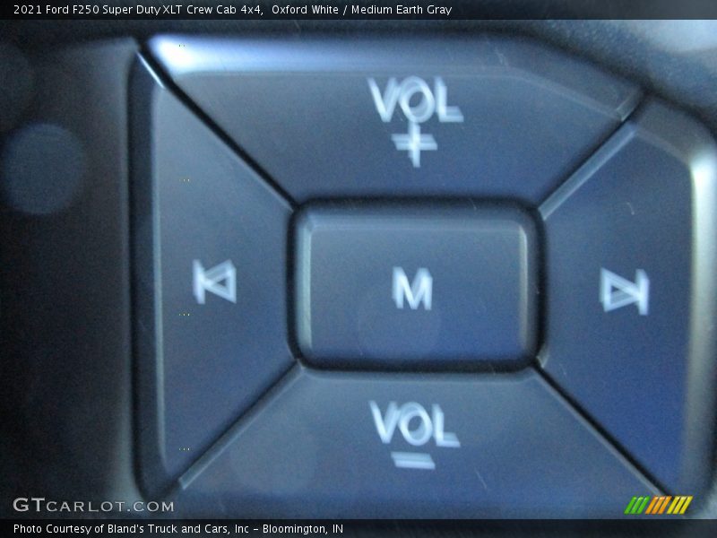 Oxford White / Medium Earth Gray 2021 Ford F250 Super Duty XLT Crew Cab 4x4