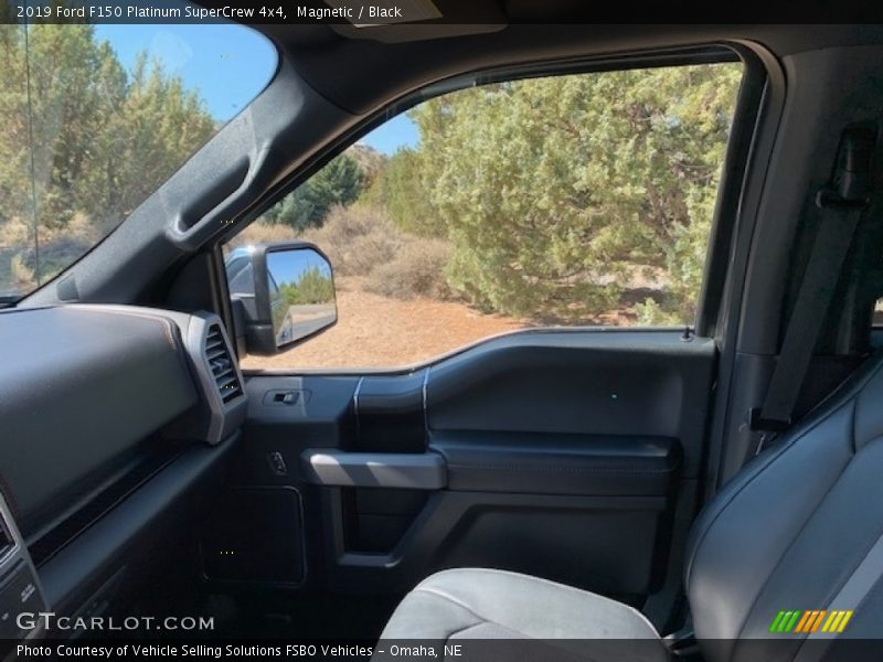 Magnetic / Black 2019 Ford F150 Platinum SuperCrew 4x4