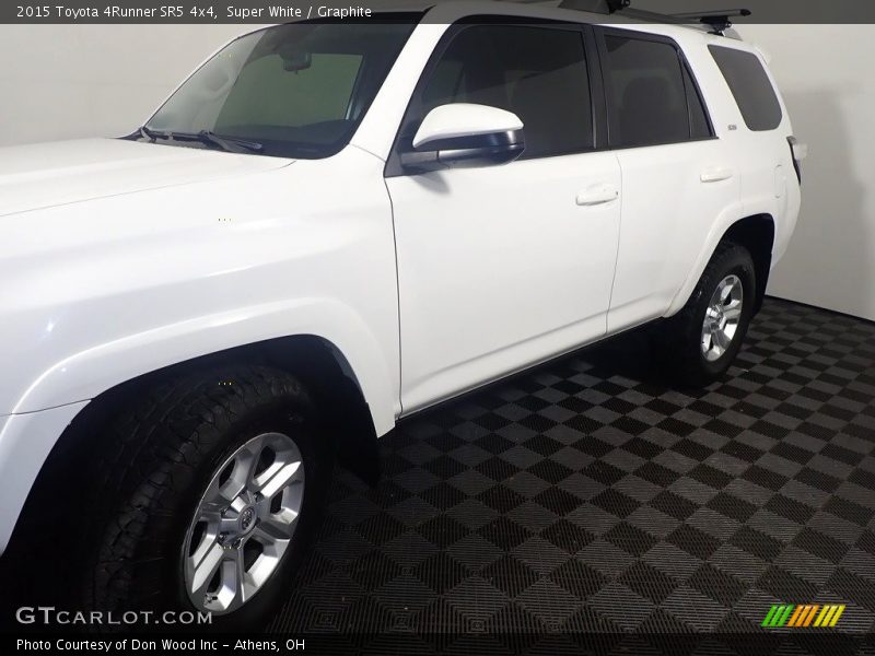 Super White / Graphite 2015 Toyota 4Runner SR5 4x4