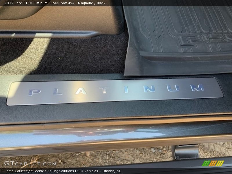 Magnetic / Black 2019 Ford F150 Platinum SuperCrew 4x4