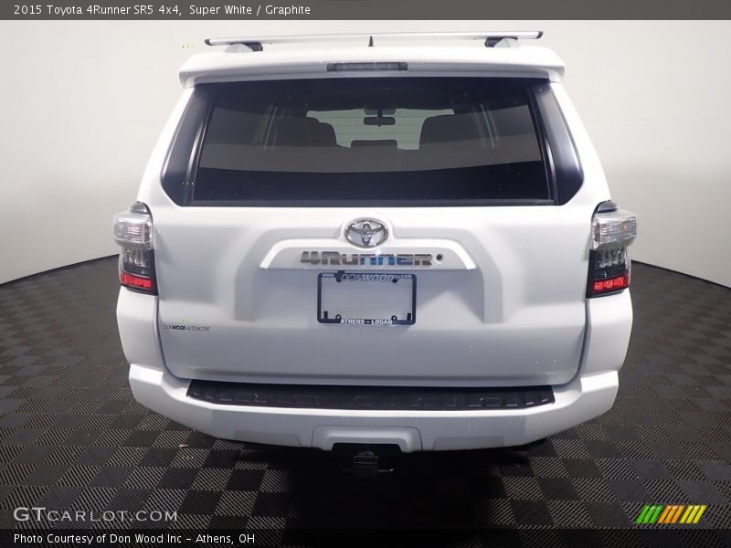 Super White / Graphite 2015 Toyota 4Runner SR5 4x4