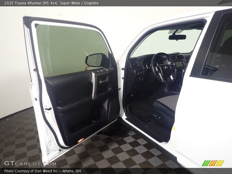 Super White / Graphite 2015 Toyota 4Runner SR5 4x4