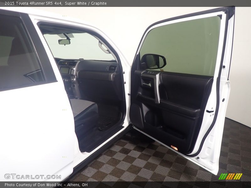 Super White / Graphite 2015 Toyota 4Runner SR5 4x4