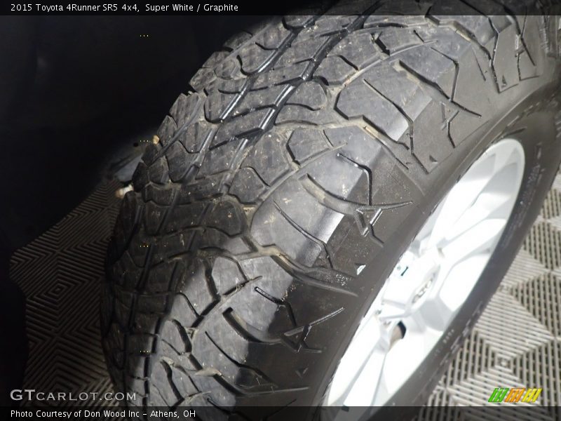 Super White / Graphite 2015 Toyota 4Runner SR5 4x4