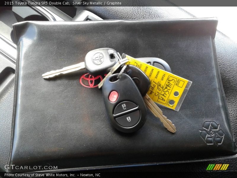 Silver Sky Metallic / Graphite 2015 Toyota Tundra SR5 Double Cab