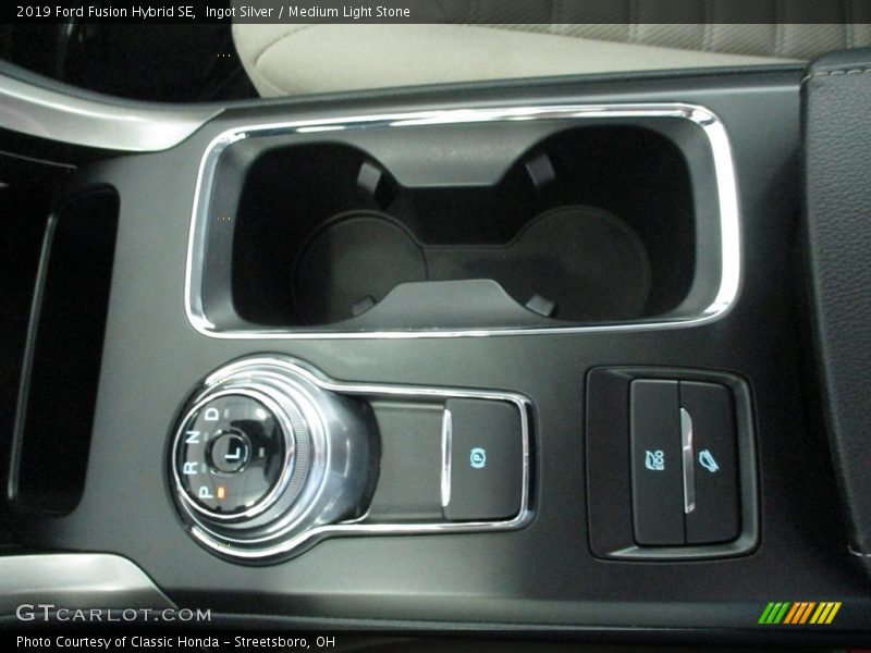 Ingot Silver / Medium Light Stone 2019 Ford Fusion Hybrid SE