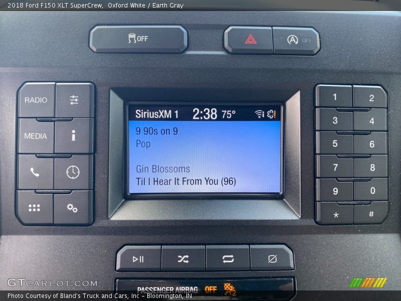 Oxford White / Earth Gray 2018 Ford F150 XLT SuperCrew