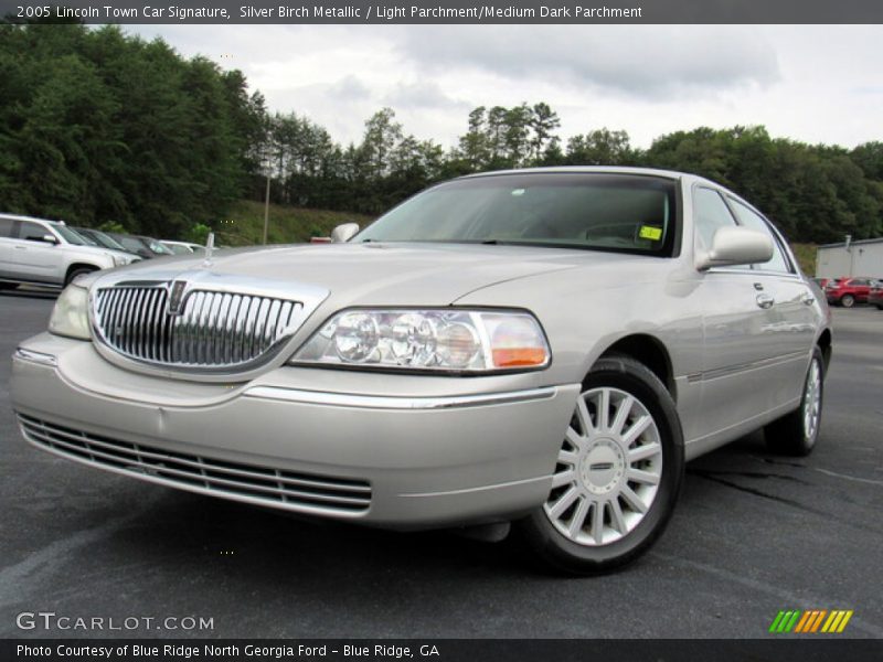 Silver Birch Metallic / Light Parchment/Medium Dark Parchment 2005 Lincoln Town Car Signature