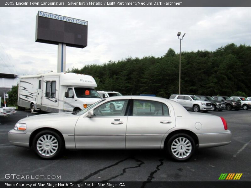 Silver Birch Metallic / Light Parchment/Medium Dark Parchment 2005 Lincoln Town Car Signature