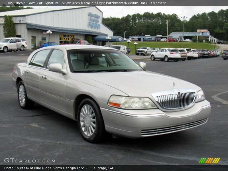 Silver Birch Metallic / Light Parchment/Medium Dark Parchment 2005 Lincoln Town Car Signature