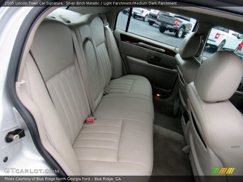 Silver Birch Metallic / Light Parchment/Medium Dark Parchment 2005 Lincoln Town Car Signature