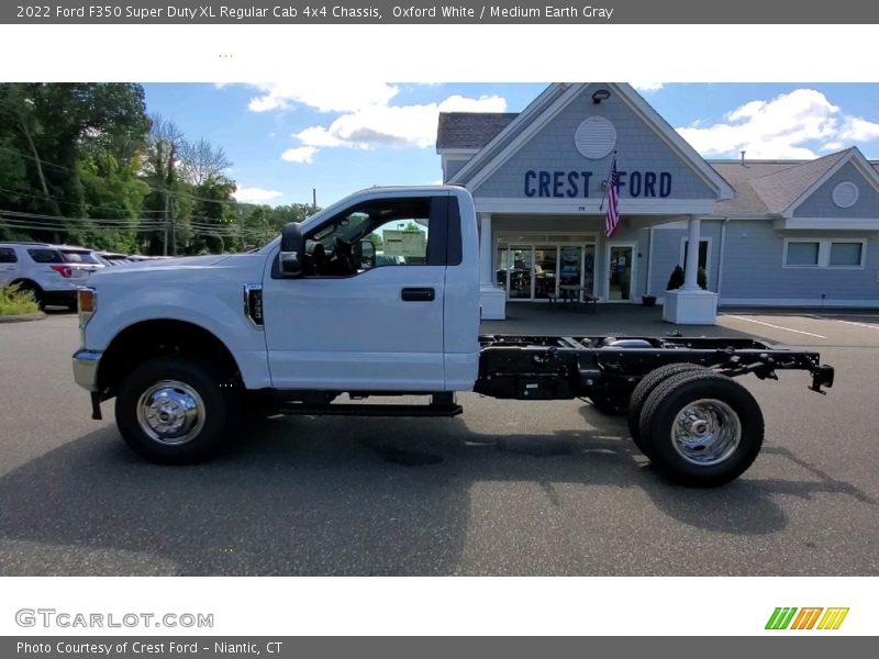 Oxford White / Medium Earth Gray 2022 Ford F350 Super Duty XL Regular Cab 4x4 Chassis