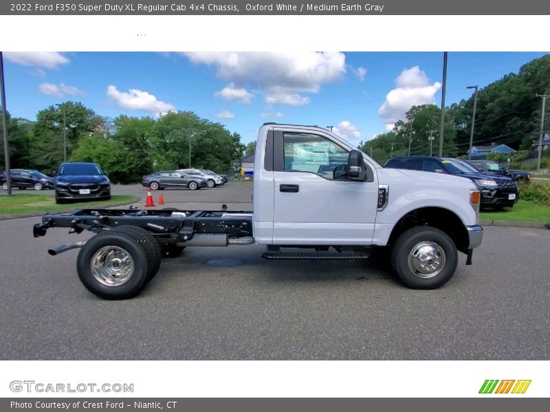 Oxford White / Medium Earth Gray 2022 Ford F350 Super Duty XL Regular Cab 4x4 Chassis