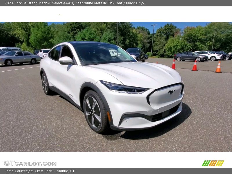 Front 3/4 View of 2021 Mustang Mach-E Select eAWD