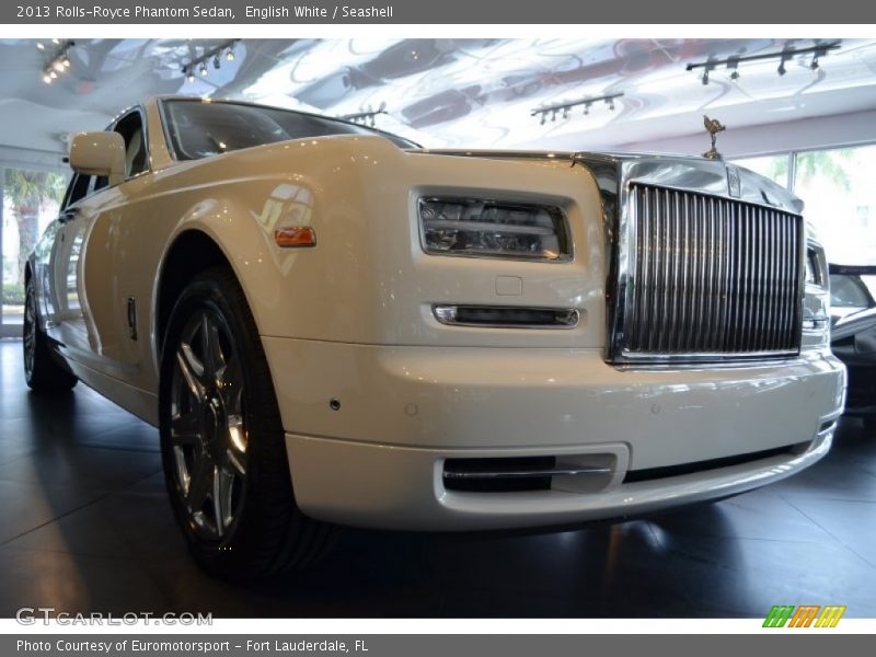 English White / Seashell 2013 Rolls-Royce Phantom Sedan