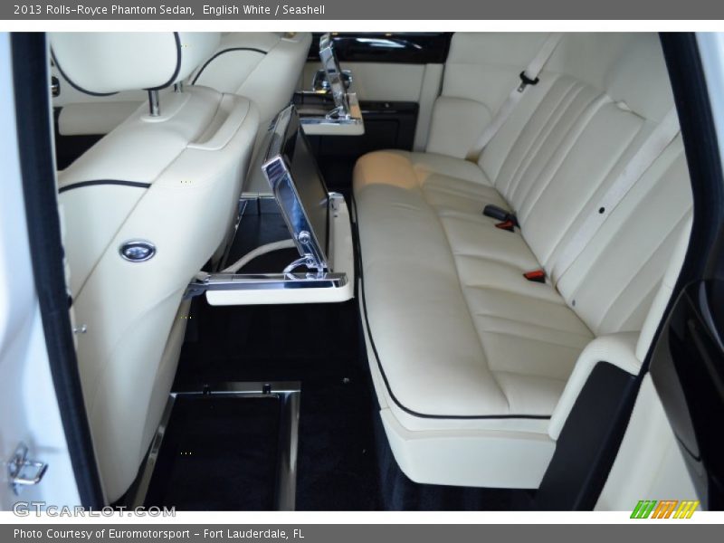 English White / Seashell 2013 Rolls-Royce Phantom Sedan