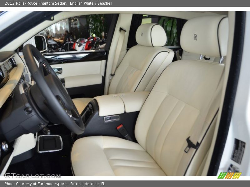 English White / Seashell 2013 Rolls-Royce Phantom Sedan