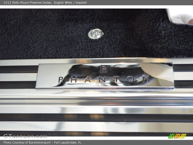 English White / Seashell 2013 Rolls-Royce Phantom Sedan