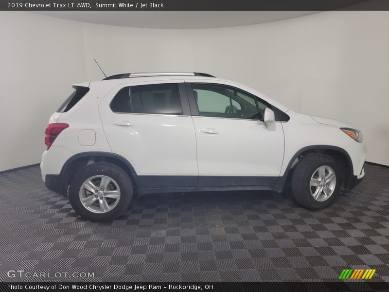 Summit White / Jet Black 2019 Chevrolet Trax LT AWD