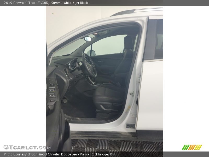 Summit White / Jet Black 2019 Chevrolet Trax LT AWD